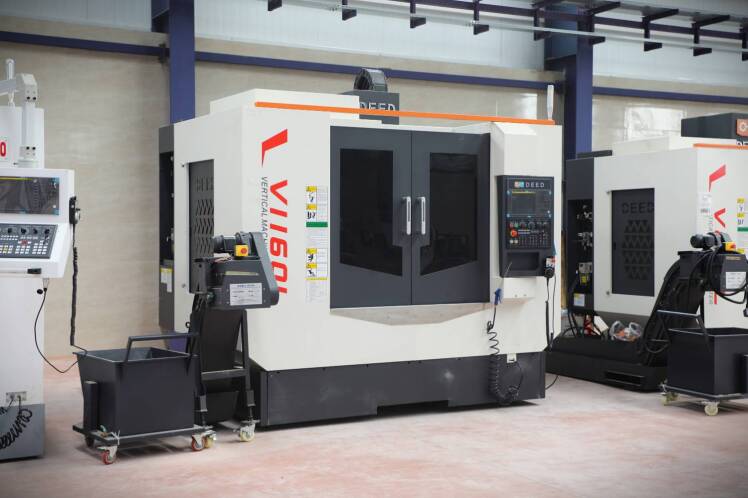 دستگاه فرز CNC سه محور Deed V1160L XET آکبند