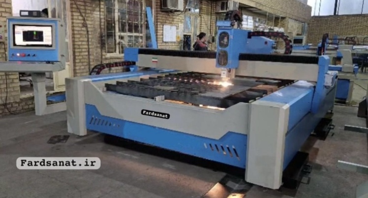 برش لیزر فایبر 1.5 کیلووات فلزات با شاسی سنگین و میز 2*3 مدل XBOR